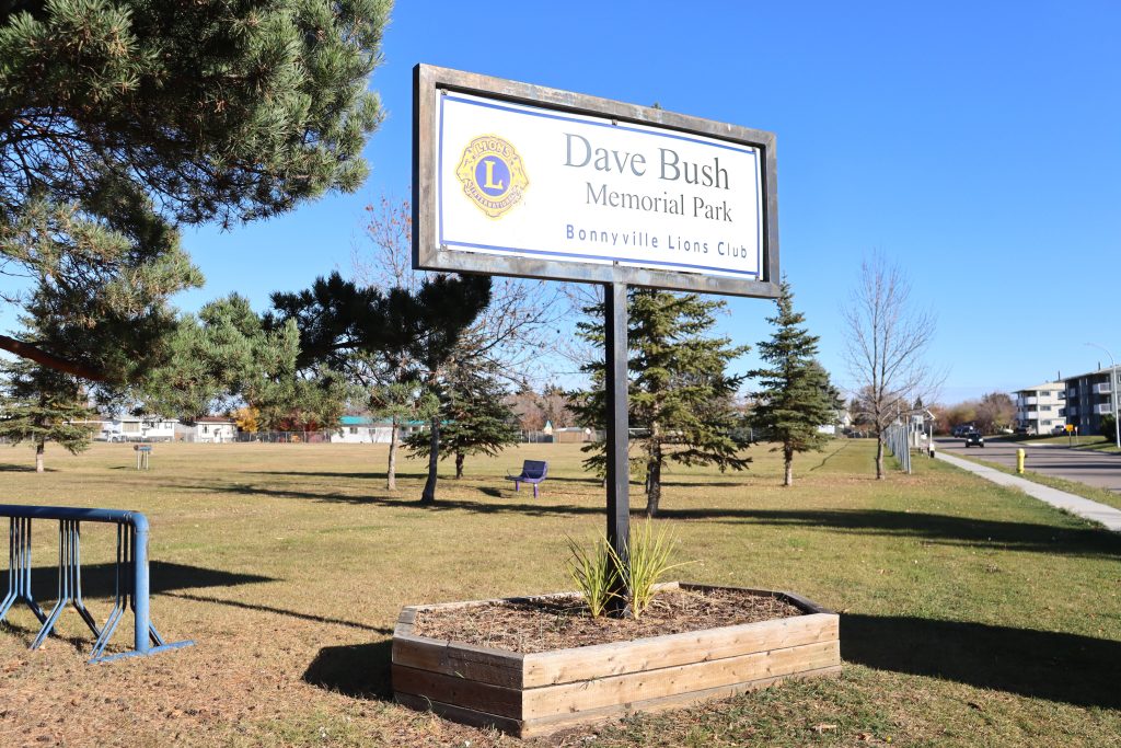 DaveBushParkSignage
